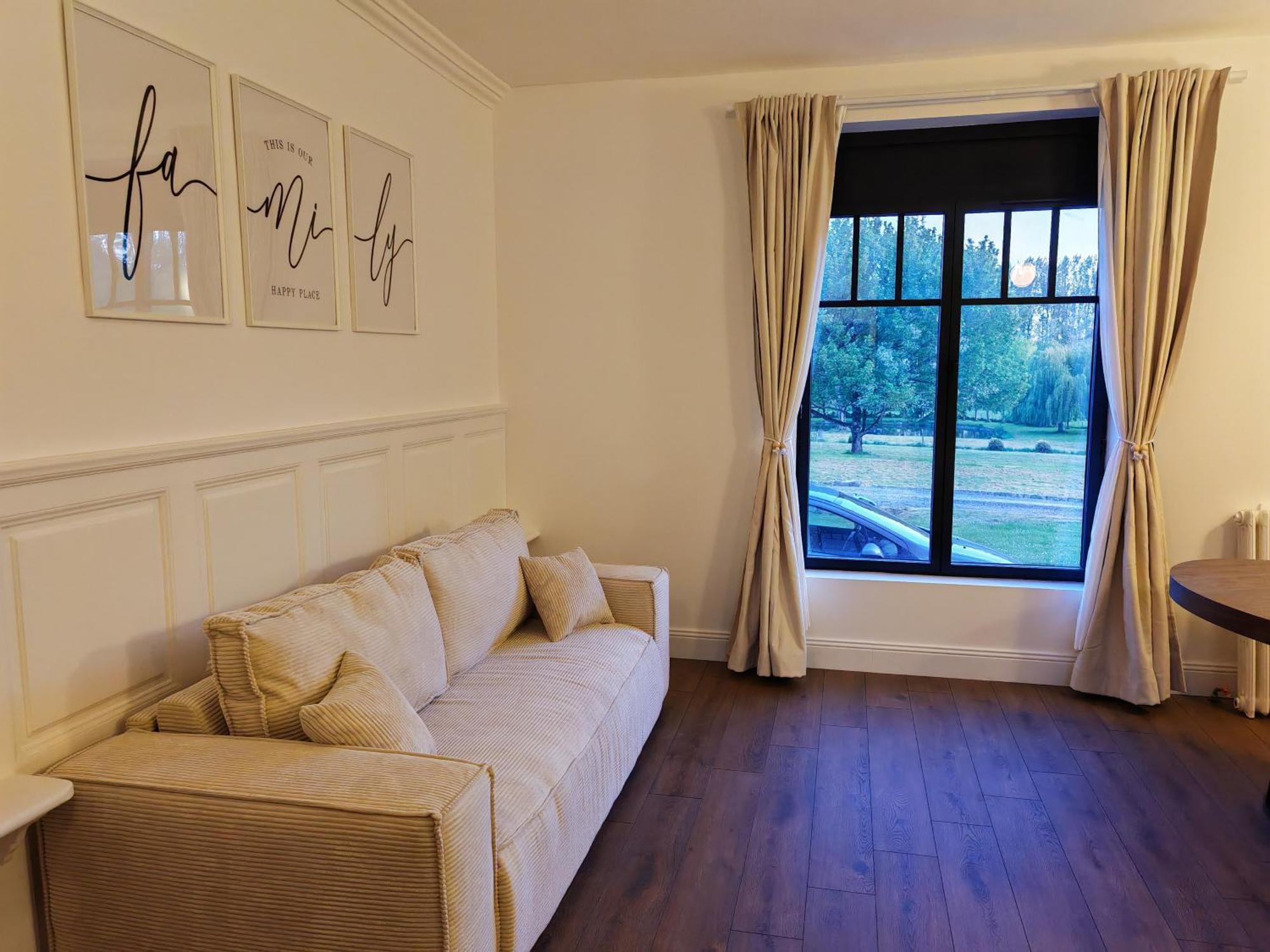 Ferienwohnung Domaine De L'Isle Maniere Saint-Quentin-sur-le-Homme Exterior foto